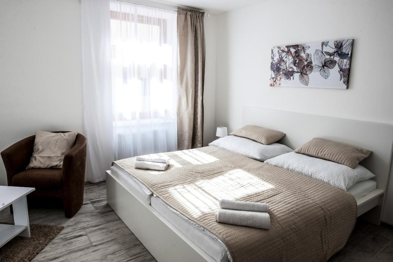 Rezidence Cerny Medved Hotel Znojmo Exterior photo